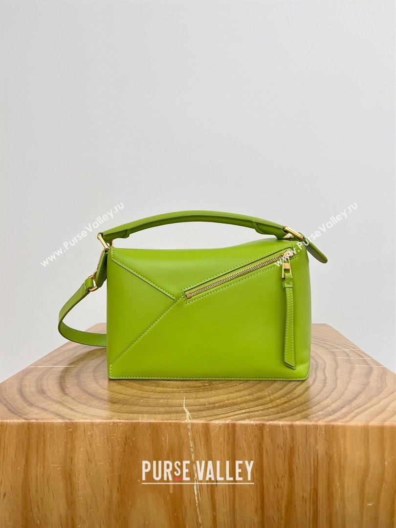 Loewe Small Puzzle Bag in Classic Calfskin 9311 Meadow Green 2024 Top (KE-24090226)