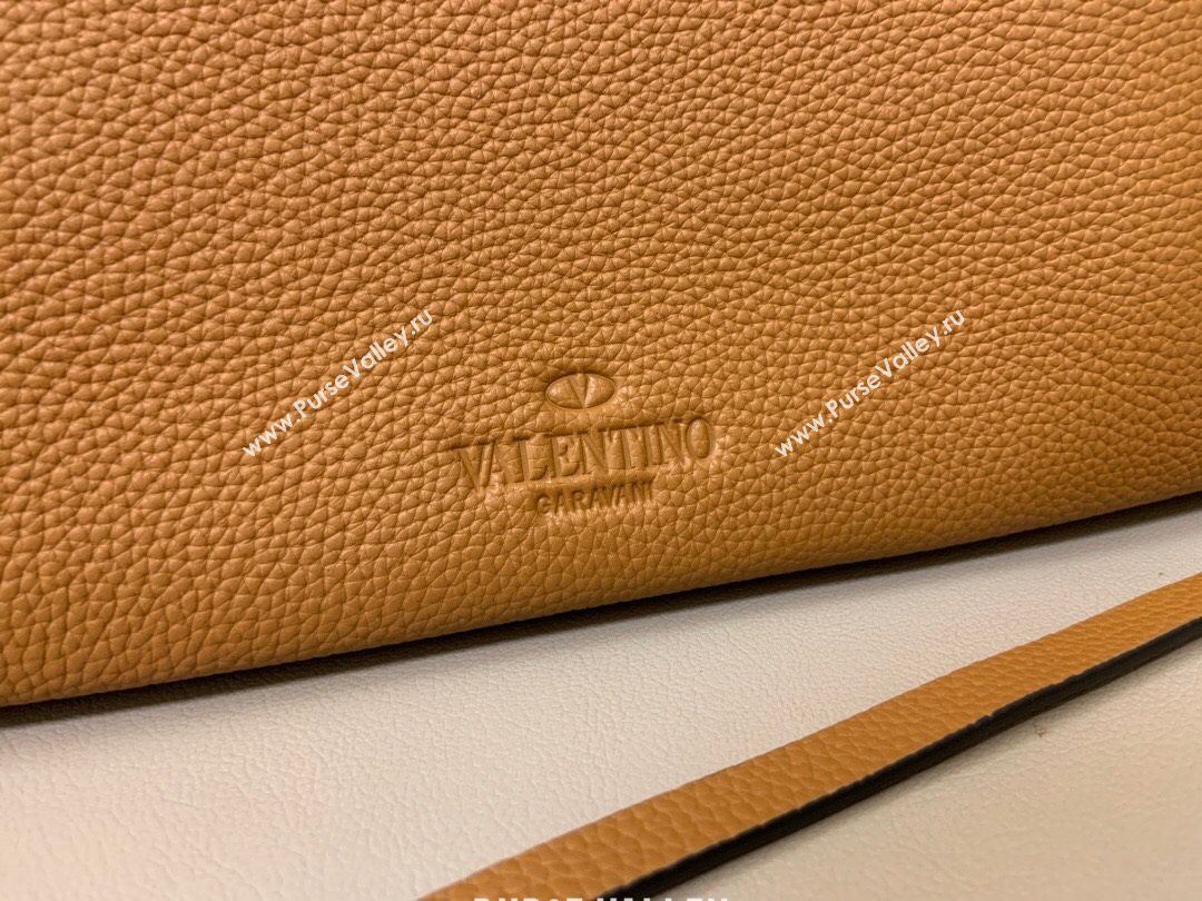 Valentino Large Grainy Calfskin Leather Rockstud Shopping Bag 0071L Brown 2020 (JD-20112750)