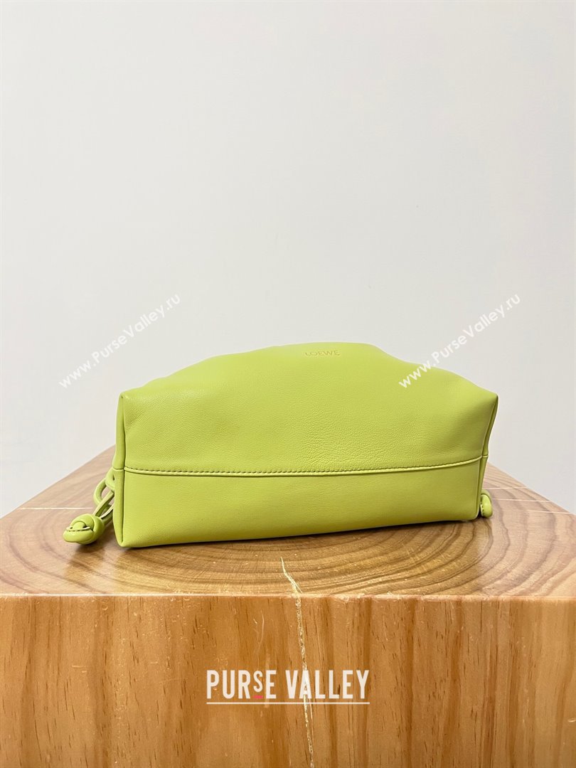 Loewe Medium Flamenco Purse in Mellow Nappa Lambskin 9057 Meadow Green 2024 Top (KE-24090228)