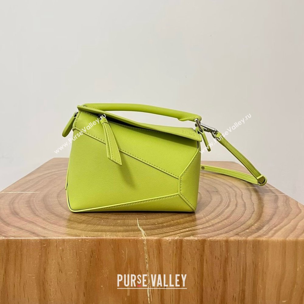 Loewe Mini Puzzle Bag in Classic Calfskin 9310 Meadow Green 2024 Top (KE-24090229)