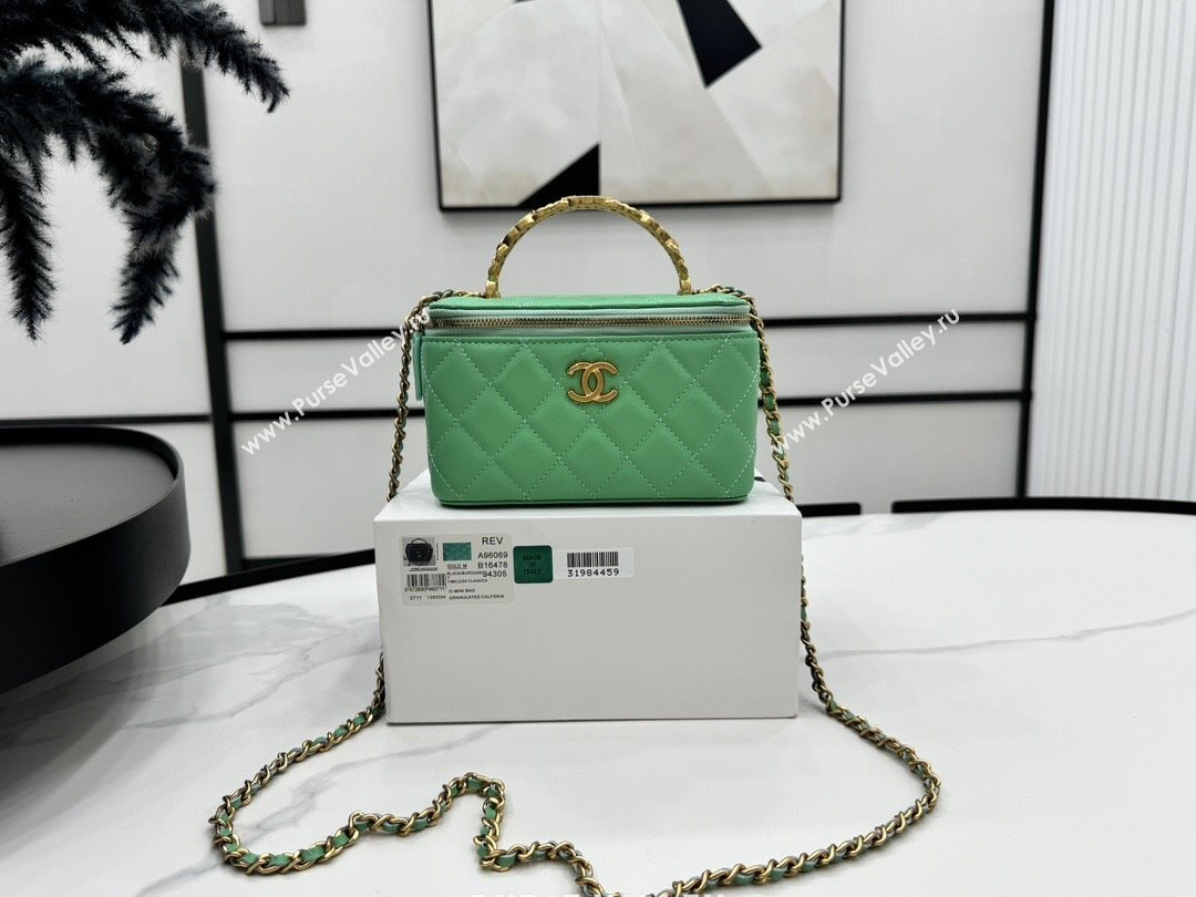 Chanel Lambskin Vanity Case Clutch with Chain A96069 Green 2024 (YEZI-24071109)