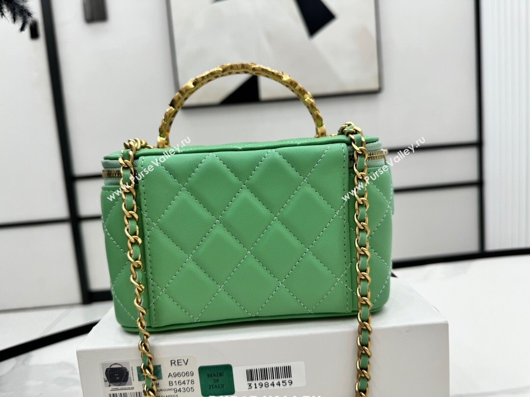 Chanel Lambskin Vanity Case Clutch with Chain A96069 Green 2024 (YEZI-24071109)