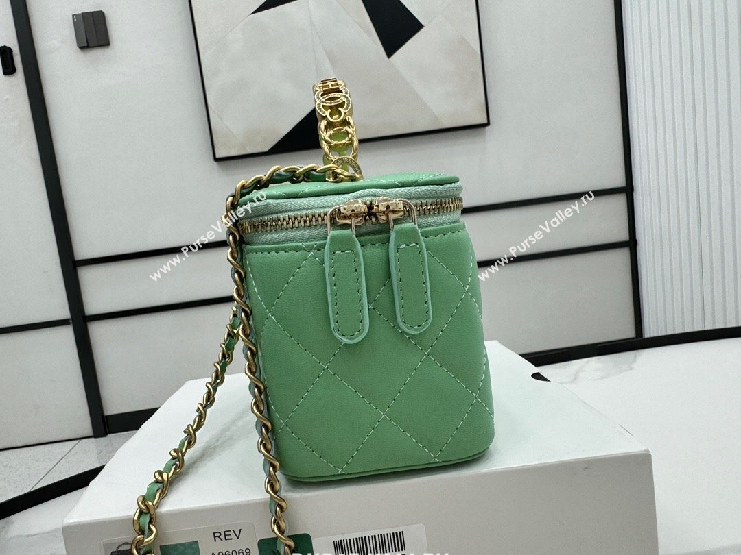 Chanel Lambskin Vanity Case Clutch with Chain A96069 Green 2024 (YEZI-24071109)