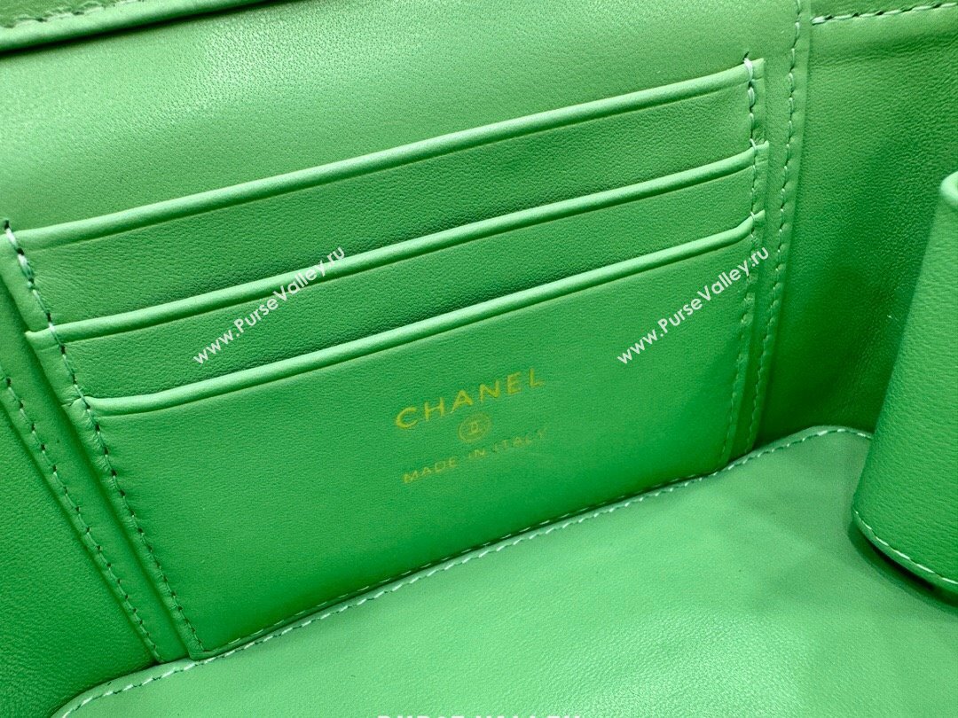 Chanel Lambskin Vanity Case Clutch with Chain A96069 Green 2024 (YEZI-24071109)