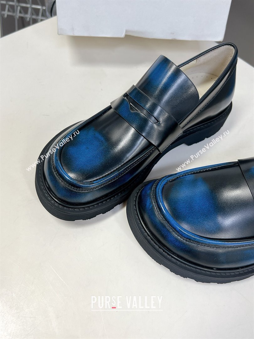 Loewe Blaze loafers in bicolour brushed-off calfskin Royal Blue/Black 2023 (KER-231205070)