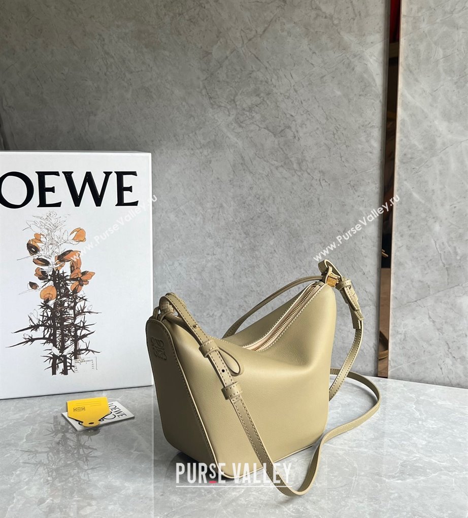 Loewe Mini Hammock Hobo bag in Classic Calfskin Clay Green 2023 262315 (Ys-240202041)