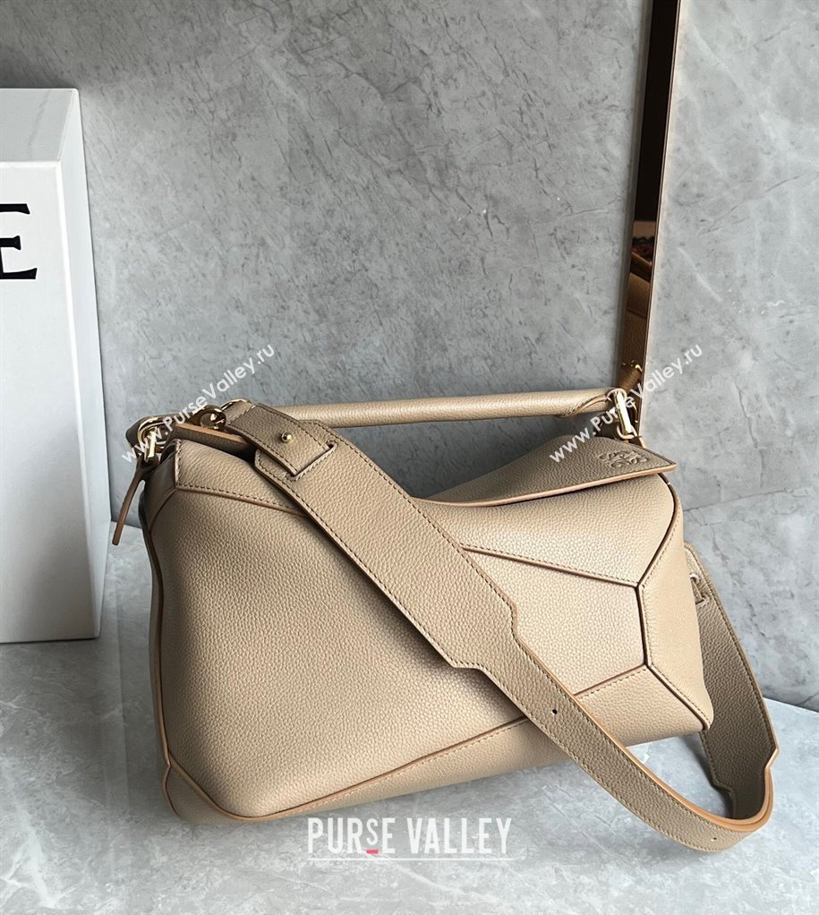 Loewe Puzzle Medium Bag in Litchi-Grained Calfskin Sand Beige 2024 3002B (nana-240202068)