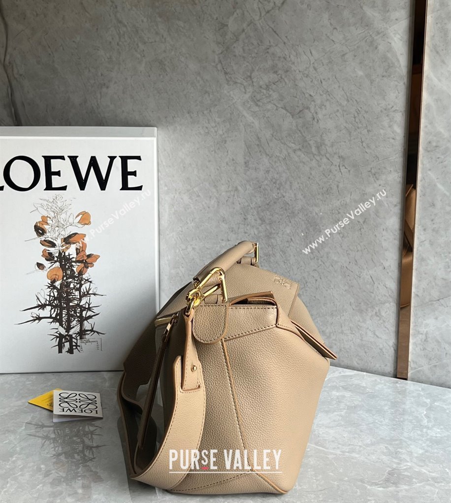 Loewe Puzzle Medium Bag in Litchi-Grained Calfskin Sand Beige 2024 3002B (nana-240202068)