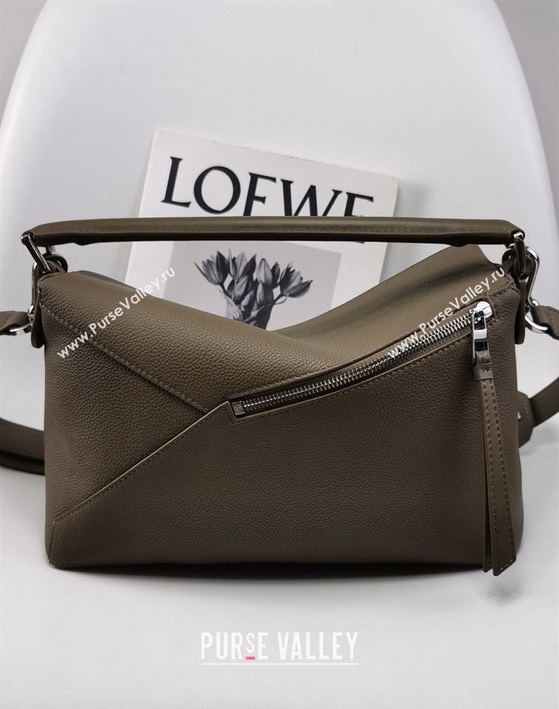 Loewe Puzzle Medium Bag in Litchi-Grained Calfskin Winter Brown 2024 3002B (nana-240202071)