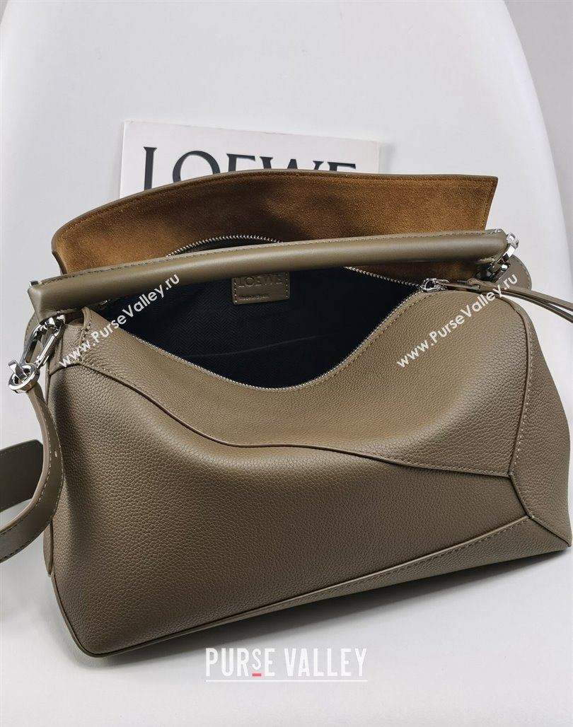 Loewe Puzzle Medium Bag in Litchi-Grained Calfskin Winter Brown 2024 3002B (nana-240202071)