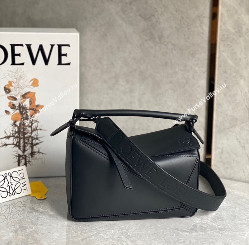 Loewe Small Puzzle bag in Satin Calfskin with Wide Leather Strap Black 2024 (Ys-240202073)