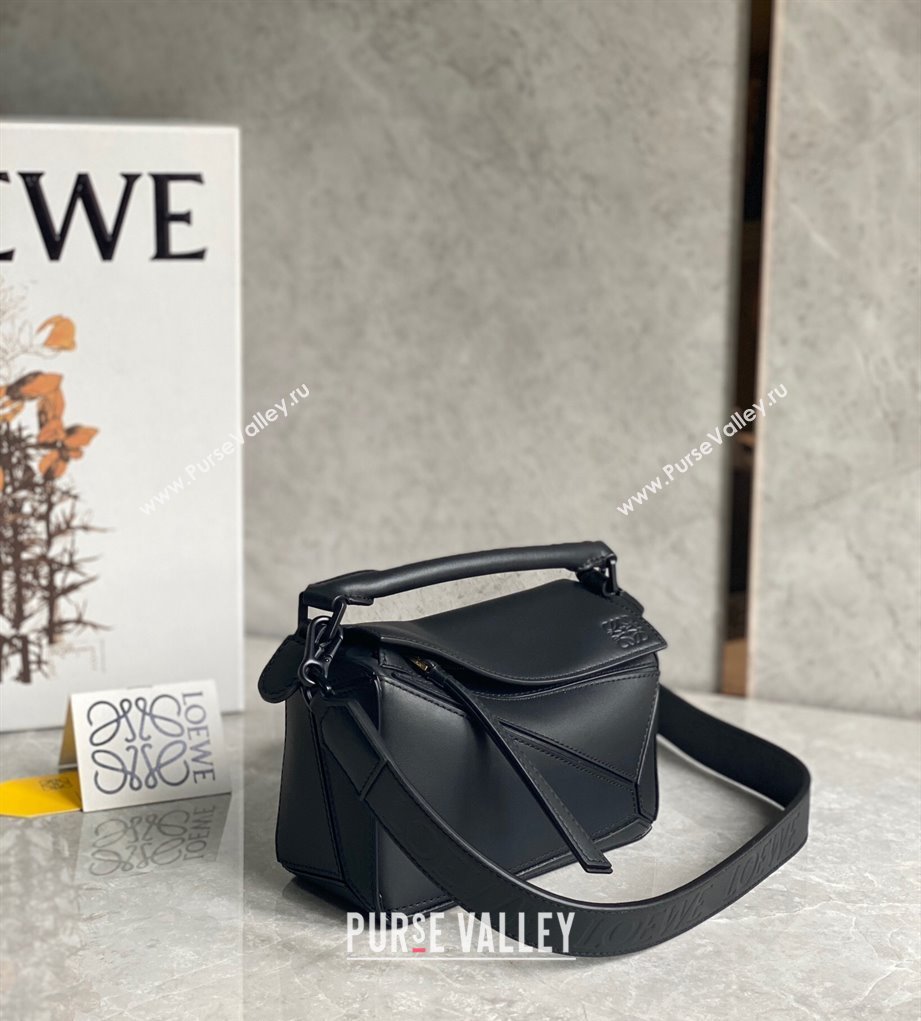 Loewe Mini Puzzle bag in Satin Calfskin with Wide Leather Strap Black 2024 (Ys-240202074)