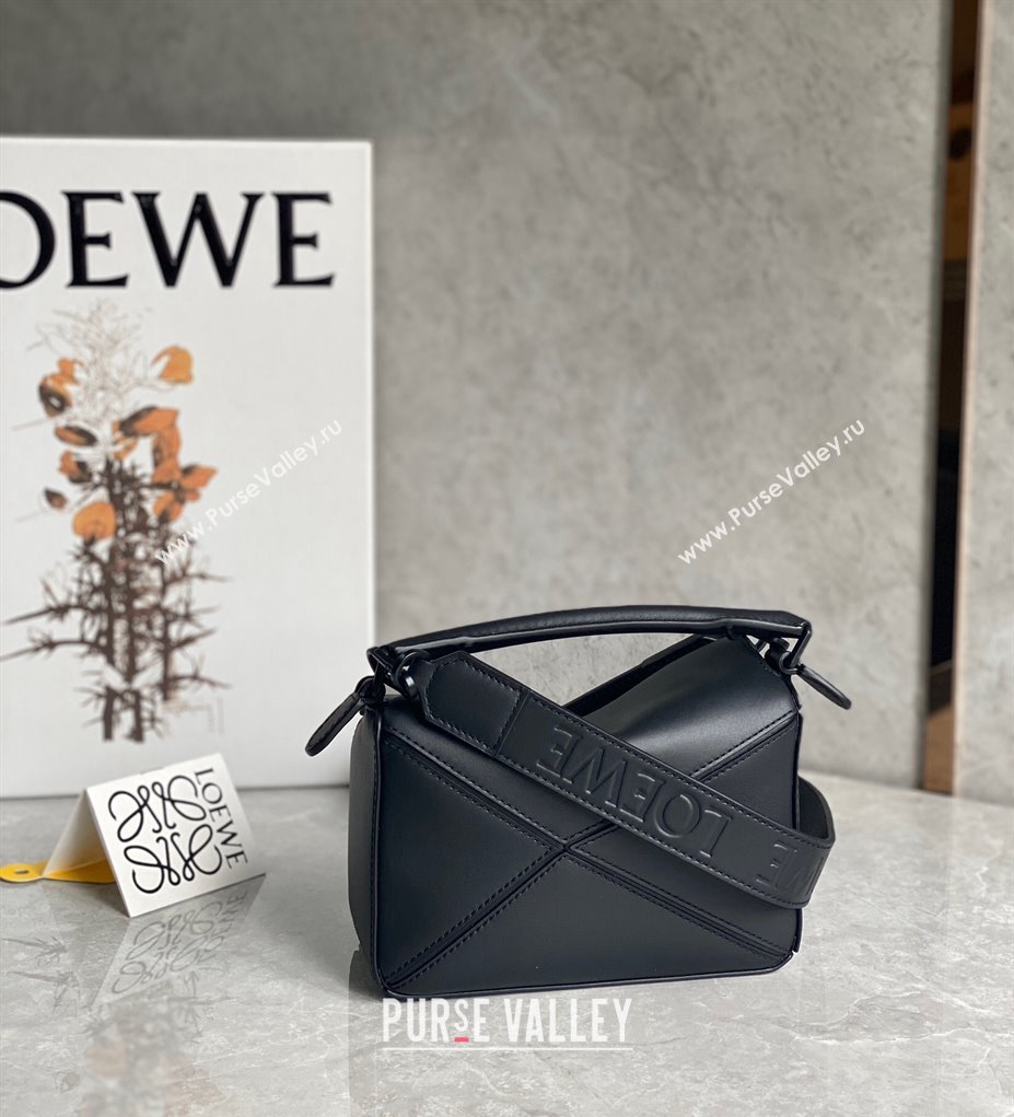 Loewe Mini Puzzle bag in Satin Calfskin with Wide Leather Strap Black 2024 (Ys-240202074)