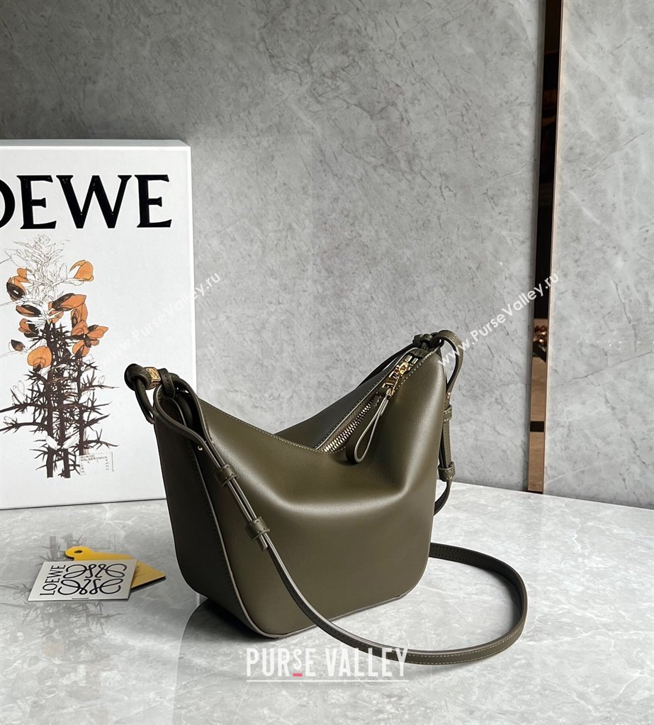 Loewe Mini Hammock Hobo bag in Classic Calfskin Khaki Green 2023 262315 (Ys-240202039)