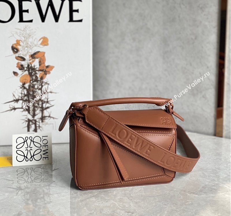 Loewe Mini Puzzle bag in Satin Calfskin with Wide Leather Strap Caramel Brown 2024 (Ys-240202076)