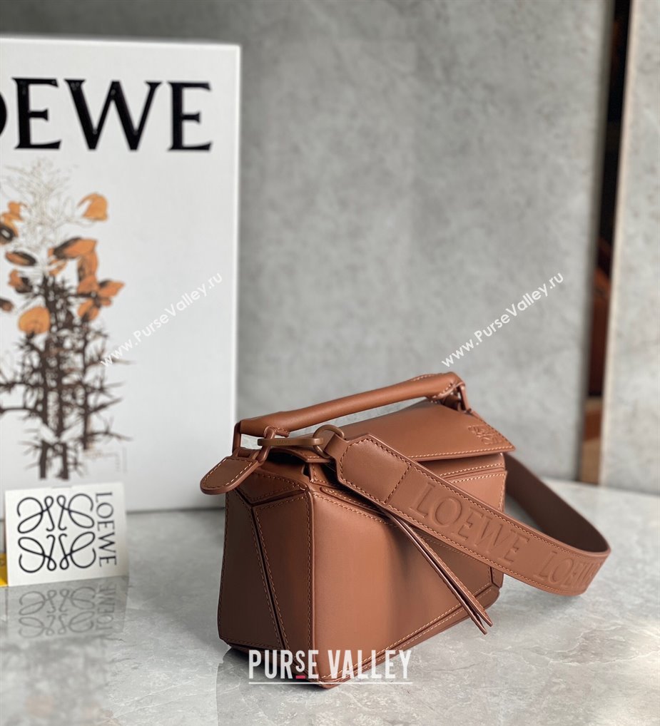 Loewe Mini Puzzle bag in Satin Calfskin with Wide Leather Strap Caramel Brown 2024 (Ys-240202076)