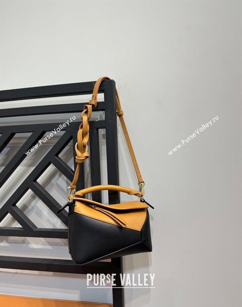 Loewe Mini Puzzle bag in Classic Calfskin Black/Brown 2024 0202 (Ys-240202043)