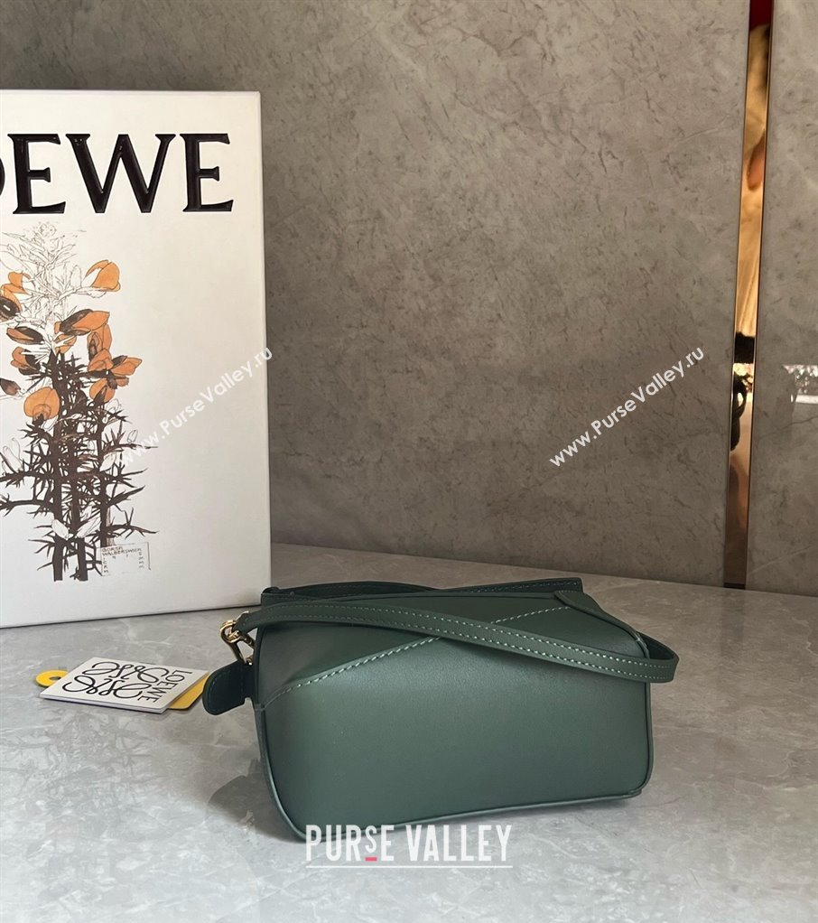 Loewe Mini Puzzle bag in Classic Calfskin Bottle Green 2024 0202 (Ys-240202047)