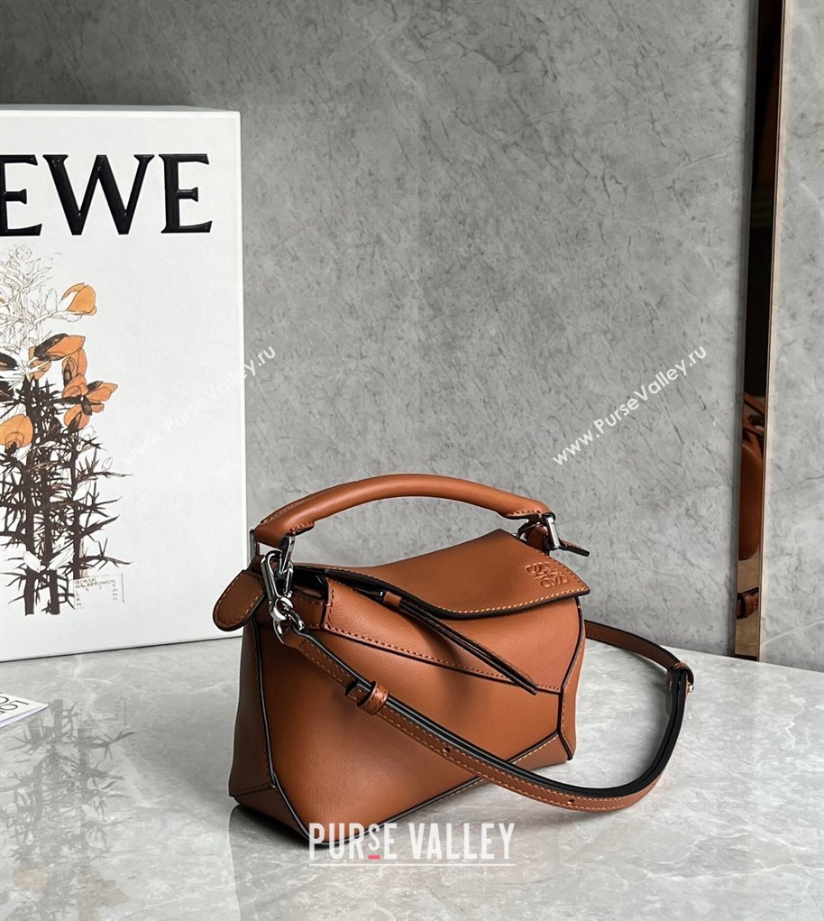 Loewe Mini Puzzle bag in Classic Calfskin Caramel Brown 2024 0202 (Ys-240202048)