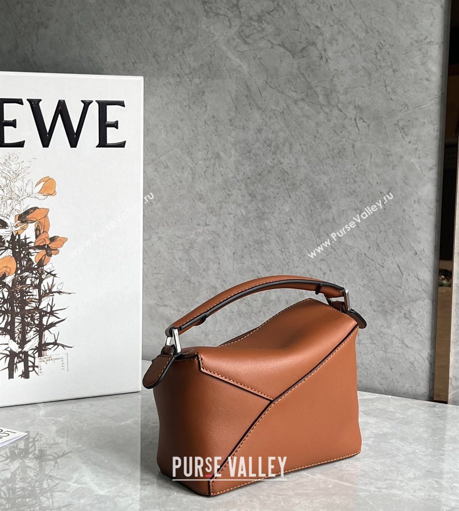 Loewe Mini Puzzle bag in Classic Calfskin Caramel Brown 2024 0202 (Ys-240202048)