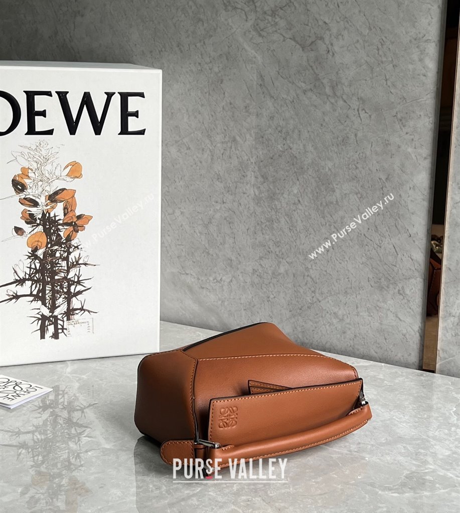 Loewe Mini Puzzle bag in Classic Calfskin Caramel Brown 2024 0202 (Ys-240202048)