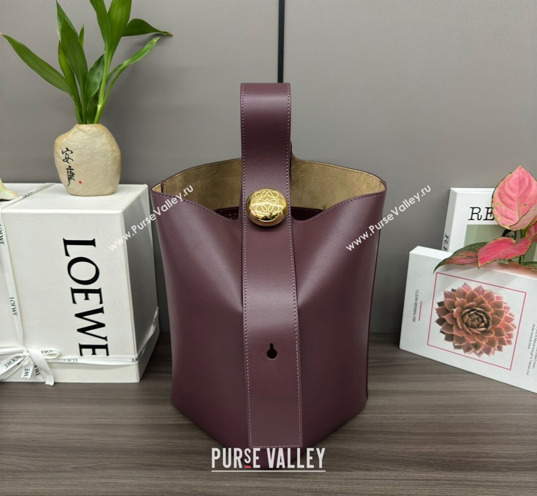 Loewe Medium Pebble Bucket bag in mellow calfskin Dark Burgundy 2024 062341 (Ys-240221080)