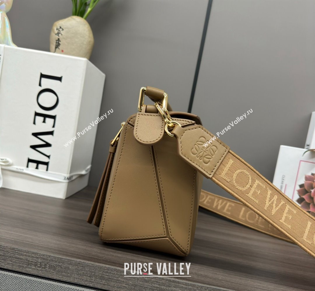 Loewe Small Puzzle bag in Satin Calfskin with Jacquard Strap Oak Brown 2024 262305 (Ys-240221086)