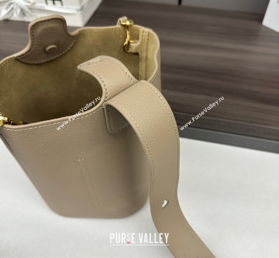 Loewe Mini Pebble Bucket bag in mellow calfskin Beige 2024 062342 (Ys-240418055)