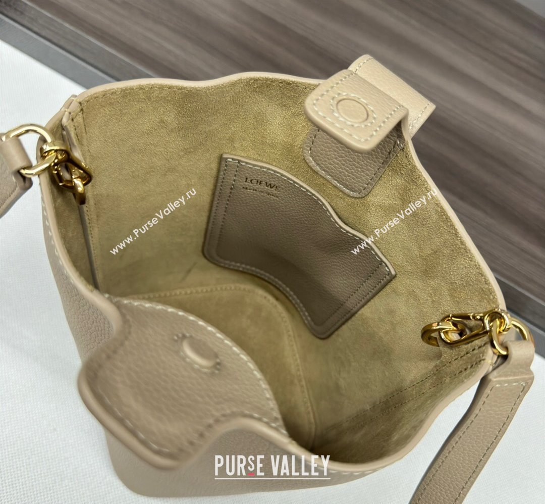 Loewe Mini Pebble Bucket bag in mellow calfskin Beige 2024 062342 (Ys-240418055)
