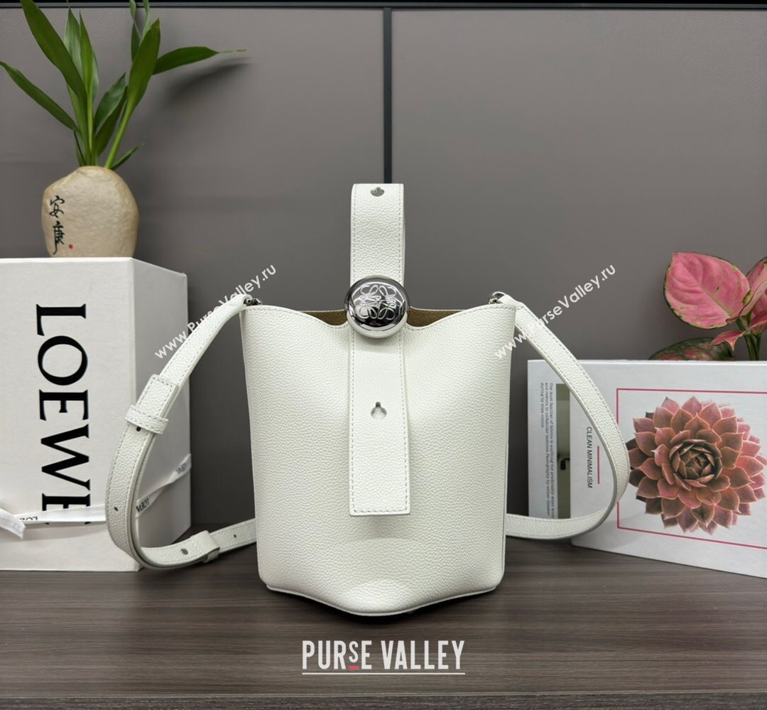 Loewe Mini Pebble Bucket bag in mellow calfskin White 2024 062342 (Ys-240418056)
