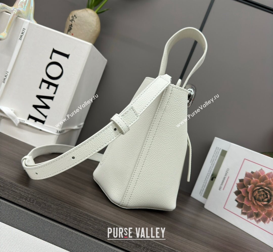 Loewe Mini Pebble Bucket bag in mellow calfskin White 2024 062342 (Ys-240418056)