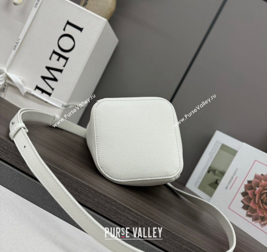 Loewe Mini Pebble Bucket bag in mellow calfskin White 2024 062342 (Ys-240418056)