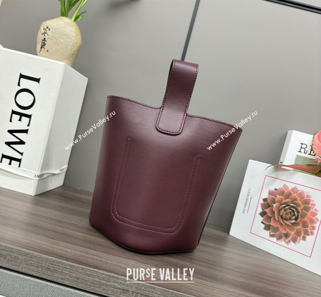 Loewe Mini Pebble Bucket bag in mellow calfskin Burgundy 2024 062342 (Ys-240418057)