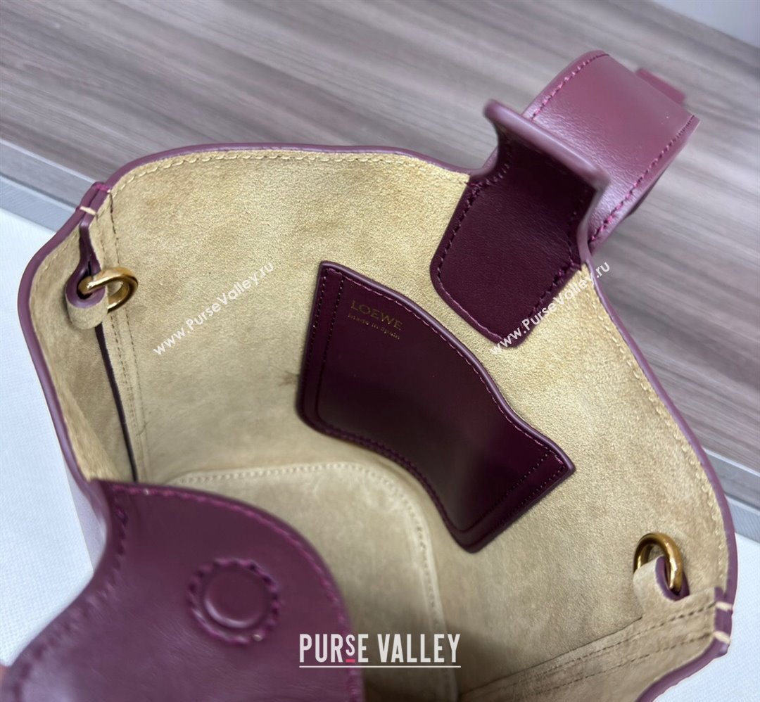 Loewe Mini Pebble Bucket bag in mellow calfskin Burgundy 2024 062342 (Ys-240418057)