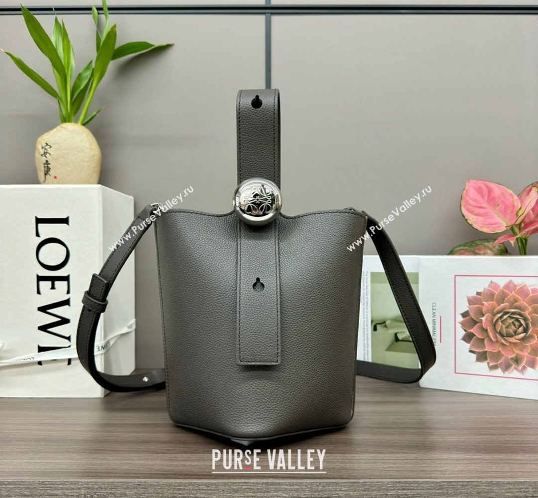 Loewe Mini Pebble Bucket bag in mellow calfskin Dark Green 2024 062342 (Ys-240418058)