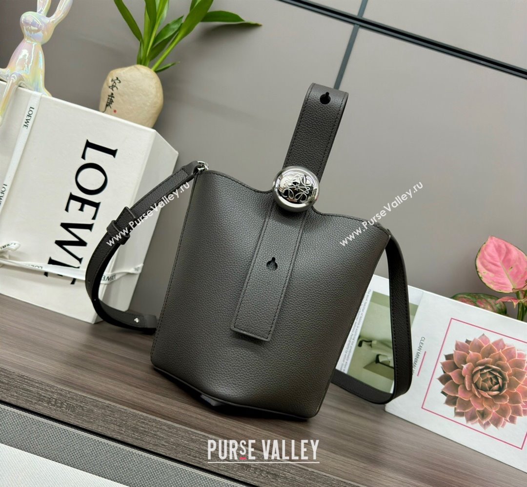 Loewe Mini Pebble Bucket bag in mellow calfskin Dark Green 2024 062342 (Ys-240418058)