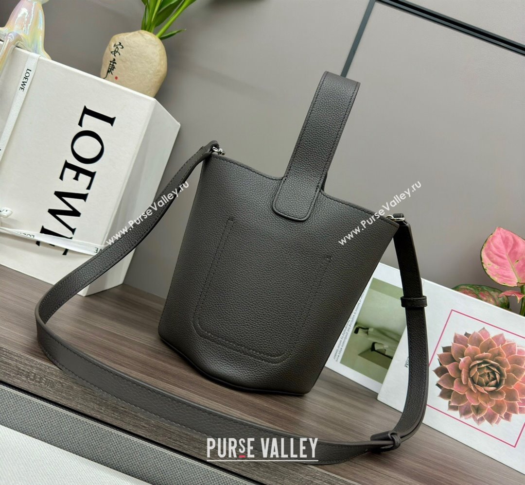 Loewe Mini Pebble Bucket bag in mellow calfskin Dark Green 2024 062342 (Ys-240418058)