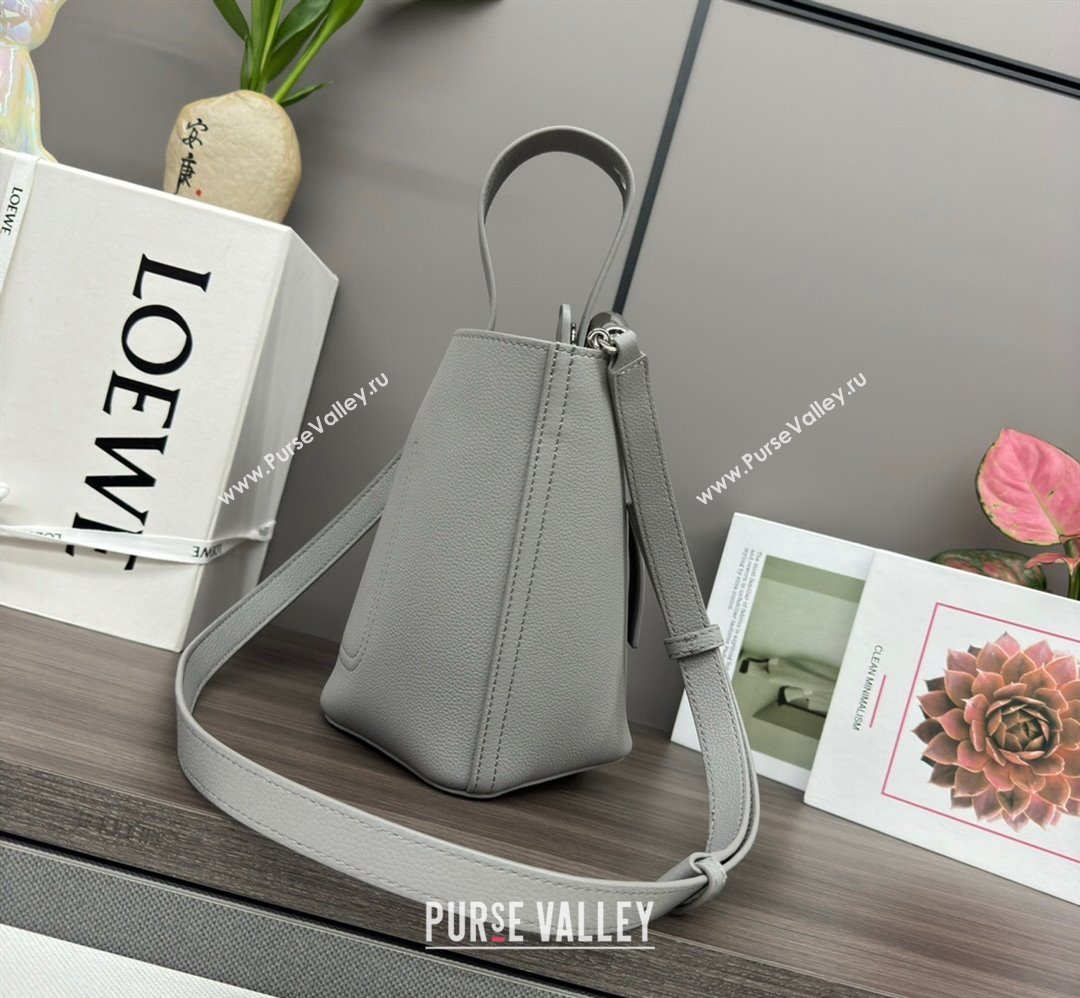 Loewe Mini Pebble Bucket bag in mellow calfskin Light Grey 2024 062342 (Ys-240418059)