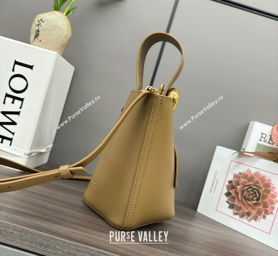 Loewe Mini Pebble Bucket bag in mellow calfskin Apricot 2024 062342 (Ys-240418060)