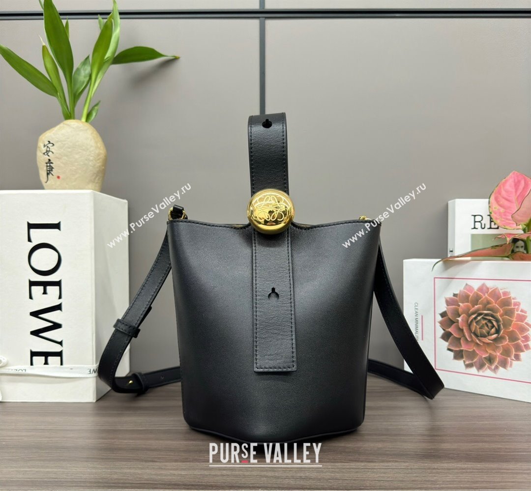 Loewe Mini Pebble Bucket bag in mellow calfskin Black 2024 062342 (Ys-240418061)