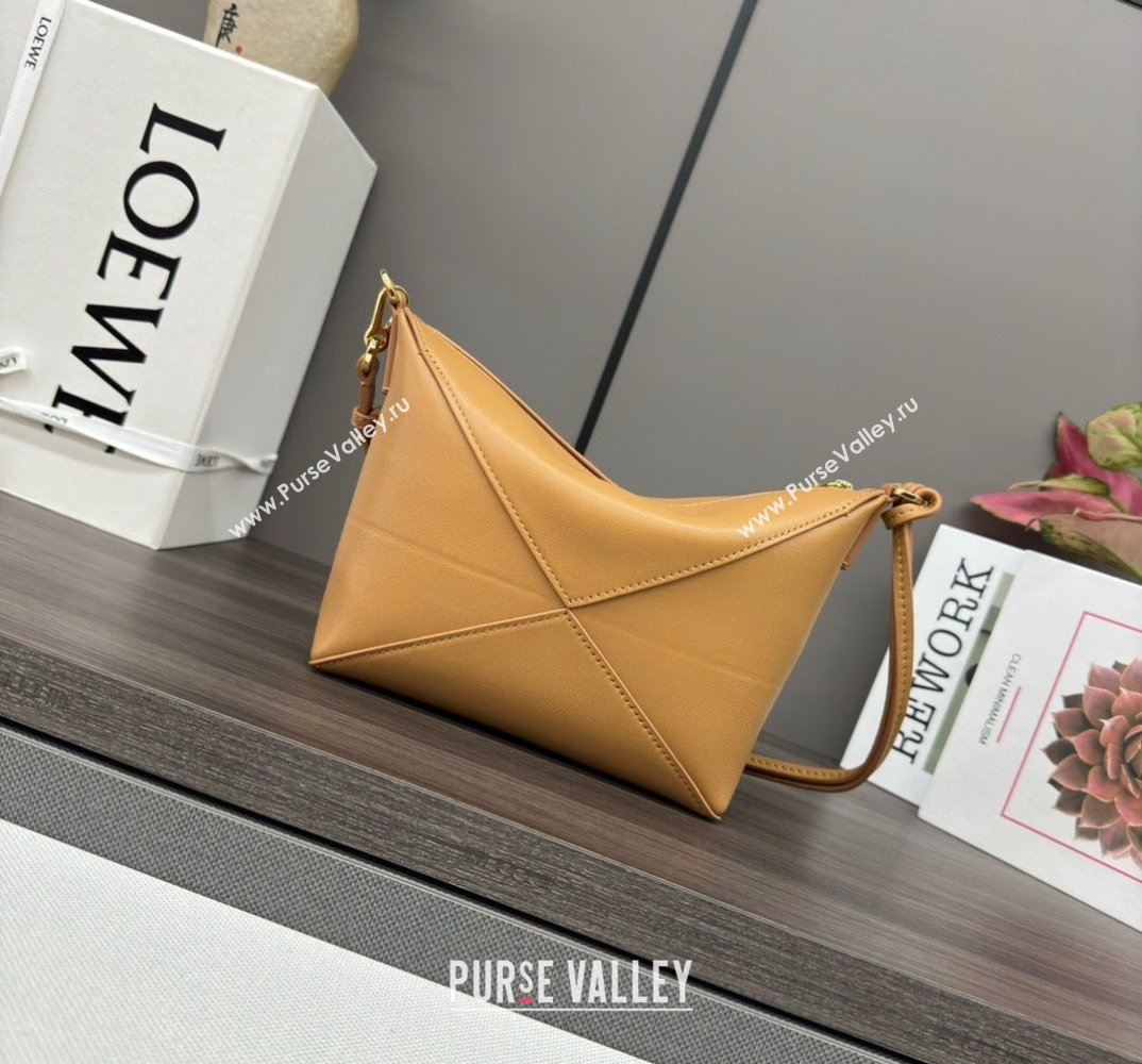 Loewe Puzzle Fold pouch in shiny nappa calfskin Apricot 2024 012415 (Ys-240713020)