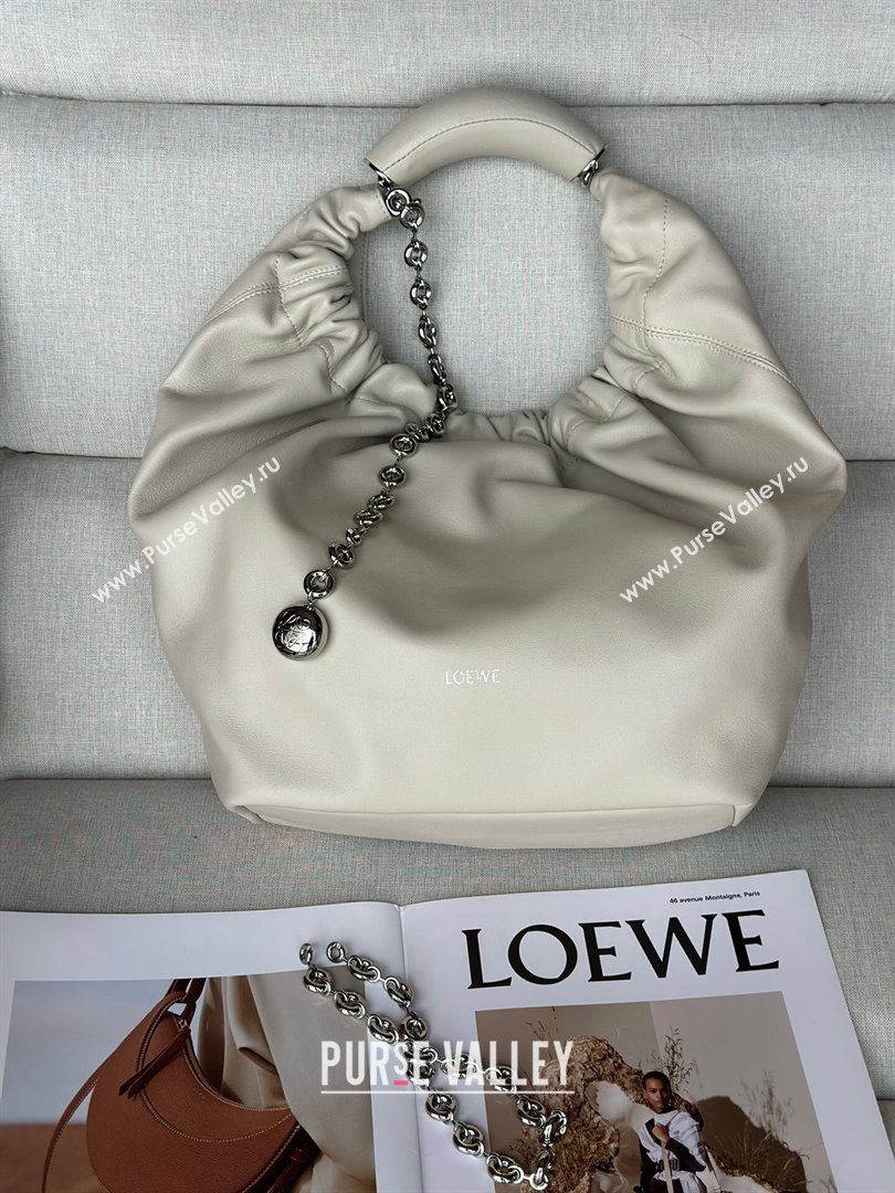 Loewe Medium Squeeze bag in nappa lambskin Sea Salt White 2024 948017 (nana-240920047)