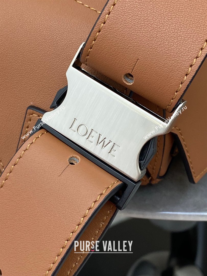 Loewe Small Puzzle Bumbag in Classic Calfskin Tan Brown 2024 10176 (nana-24103004)