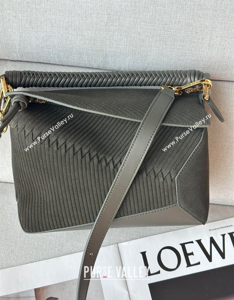 Loewe Small Puzzle bag in Embossed suede and calfskin Dark Olive Green 2025 062324 (Ys-250206070)