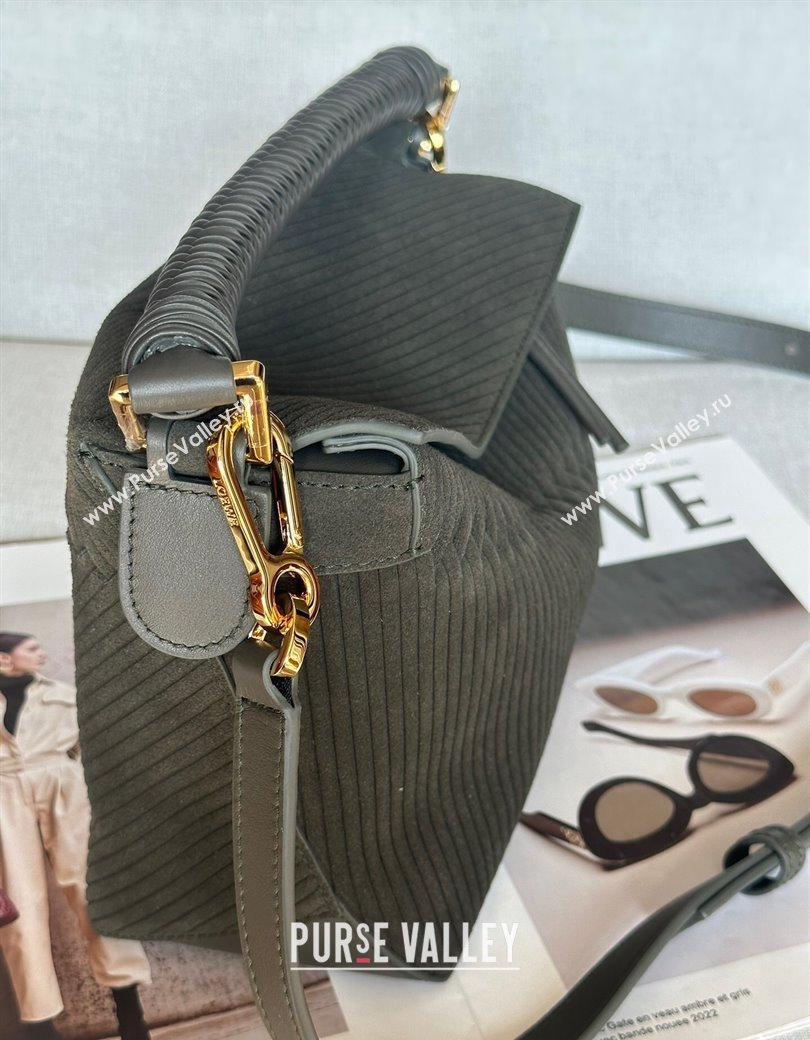 Loewe Small Puzzle bag in Embossed suede and calfskin Dark Olive Green 2025 062324 (Ys-250206070)