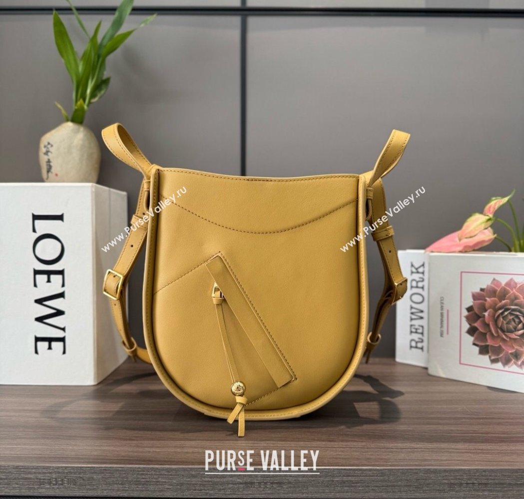Loewe Hammock Slice bag in shiny calfskin Sahara Yellow 2025 012412 (Ys-250206065)