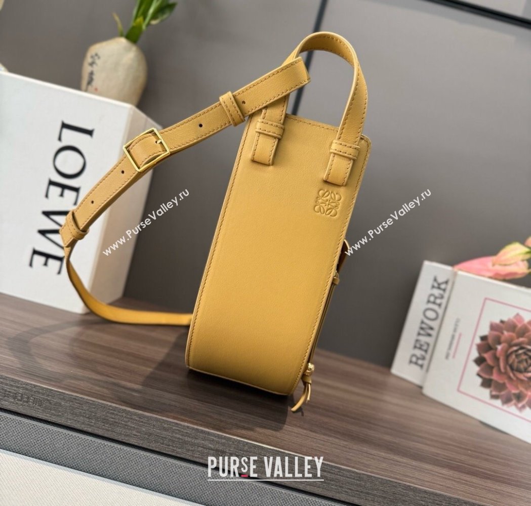 Loewe Hammock Slice bag in shiny calfskin Sahara Yellow 2025 012412 (Ys-250206065)