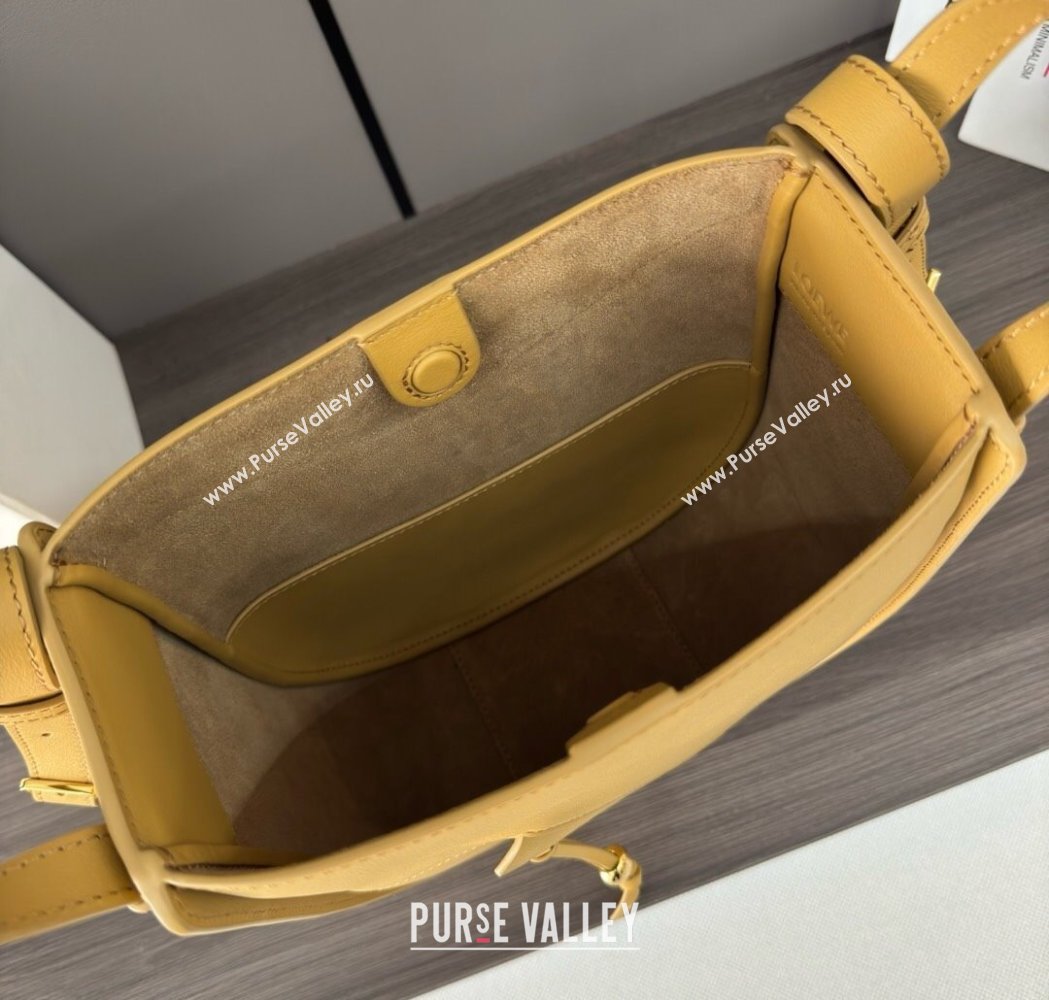Loewe Hammock Slice bag in shiny calfskin Sahara Yellow 2025 012412 (Ys-250206065)