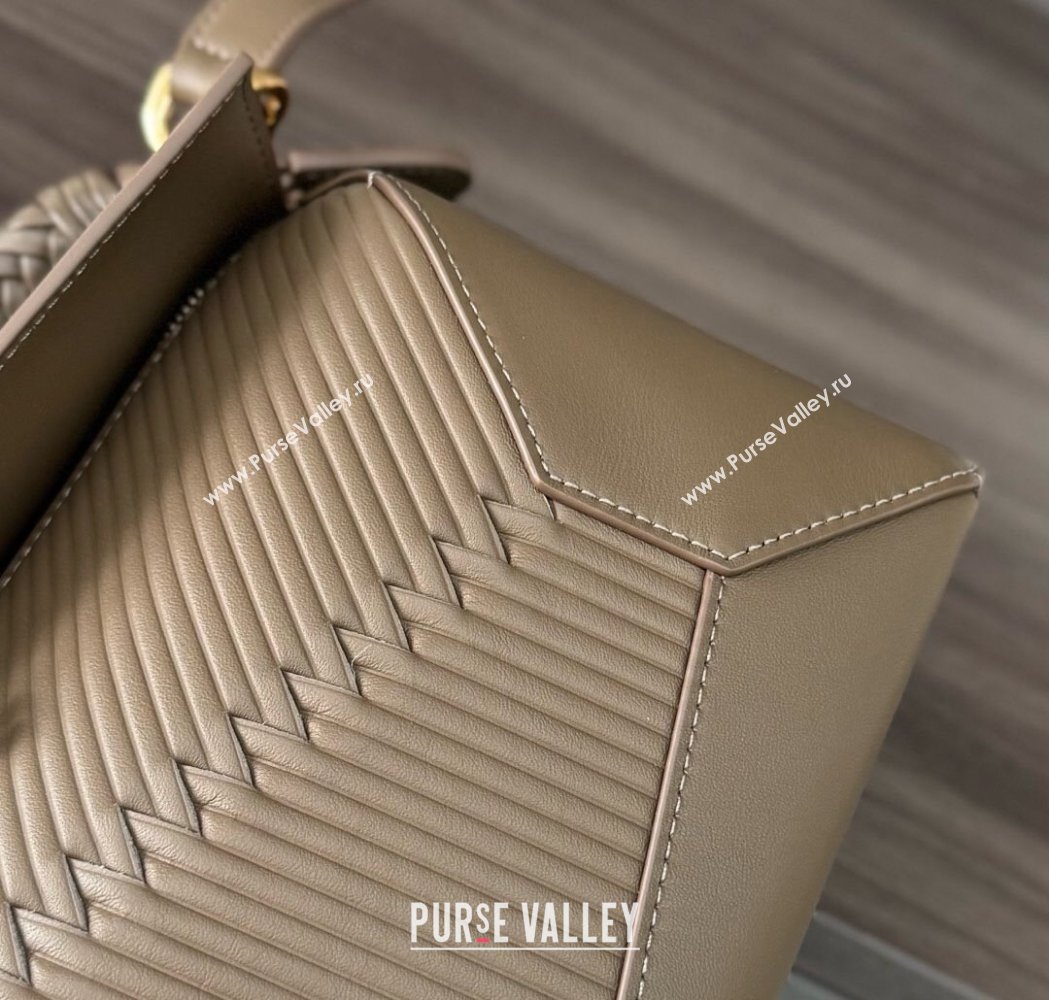 Loewe Small Puzzle bag in Embossed calfskin Winter Brown 2025 062324 (Ys-250206067)