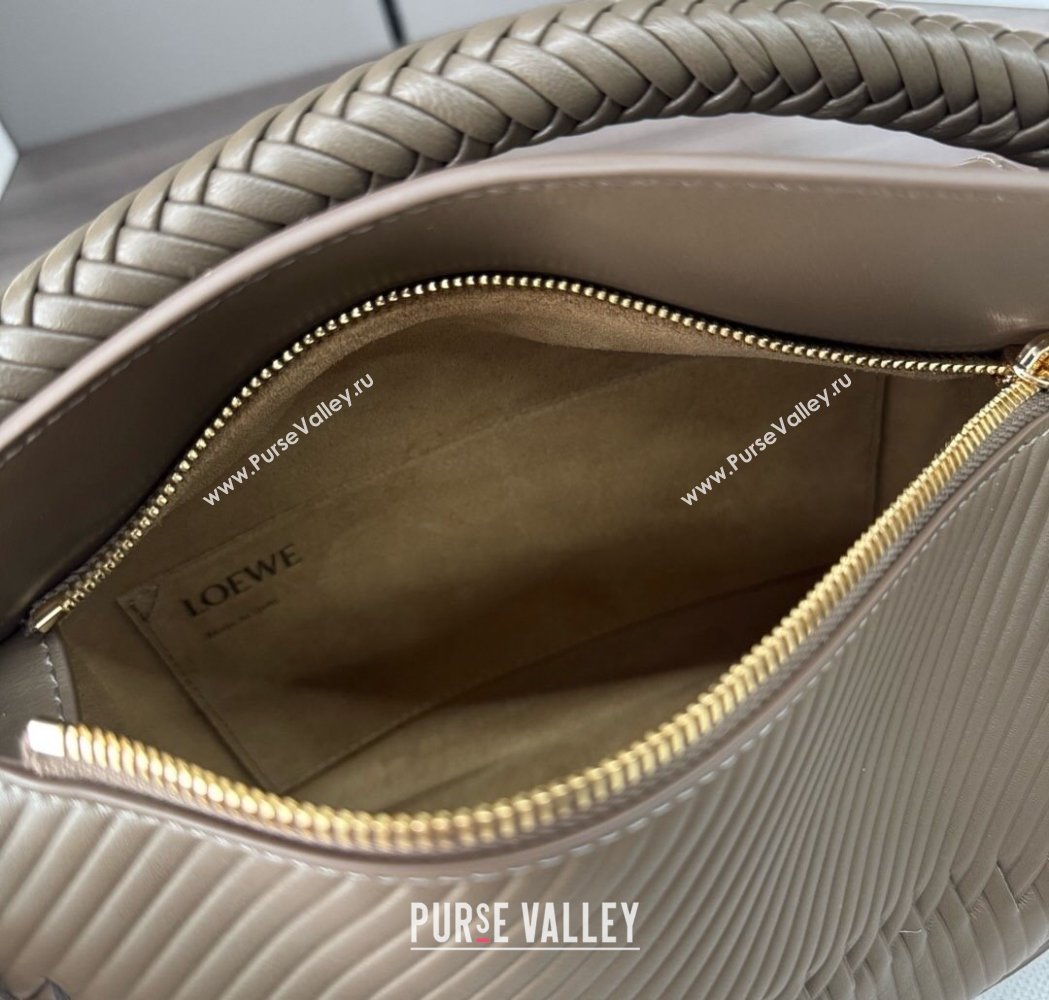 Loewe Small Puzzle bag in Embossed calfskin Winter Brown 2025 062324 (Ys-250206067)